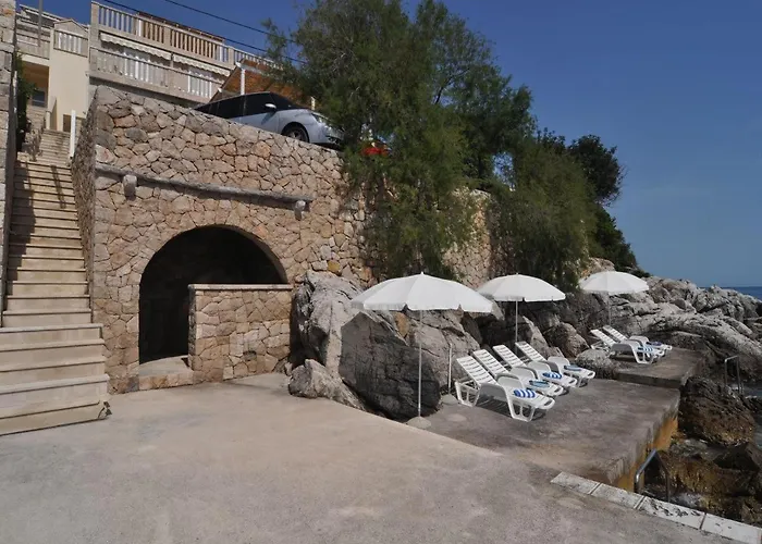 Holiday Home Marina- Beachfront, Sea View And Free Parking