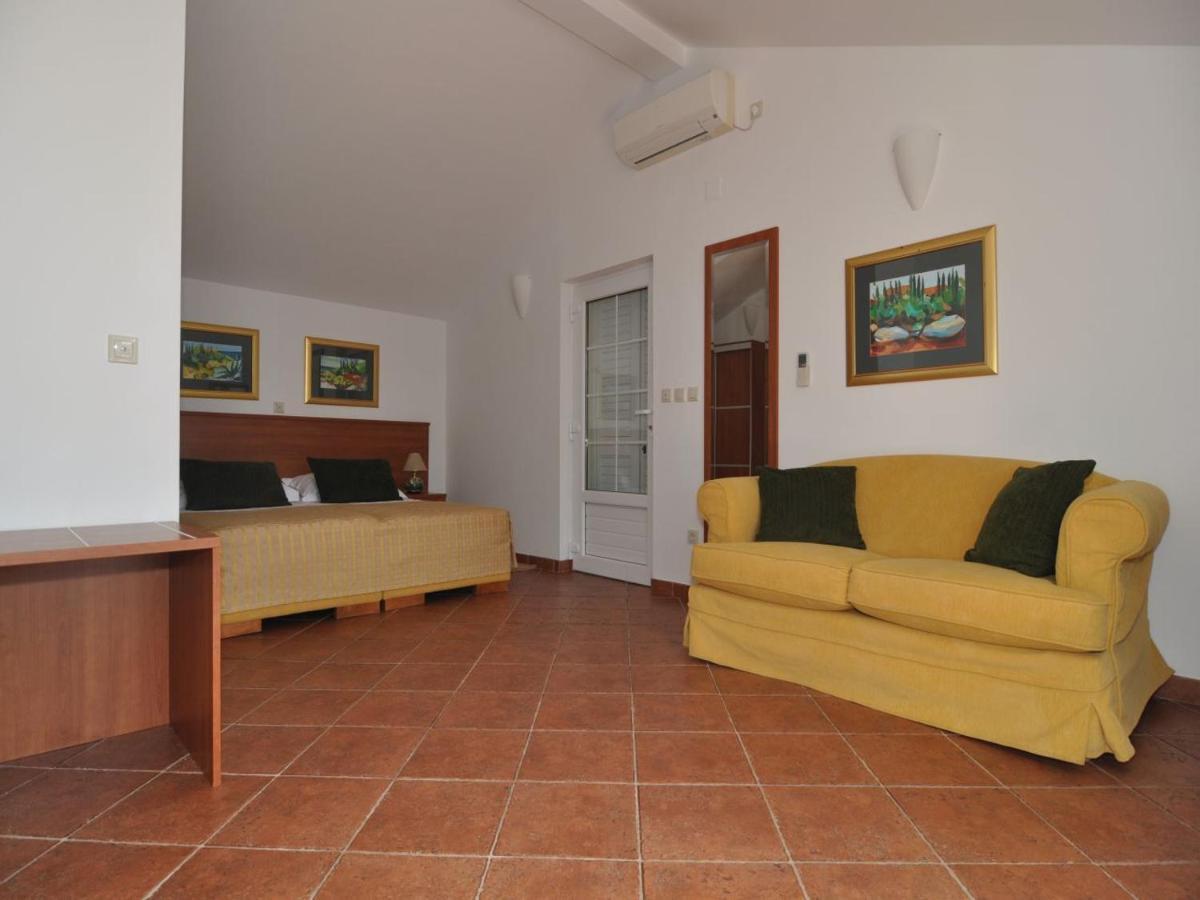Marina- Beachfront, Sea View And Free Parking *