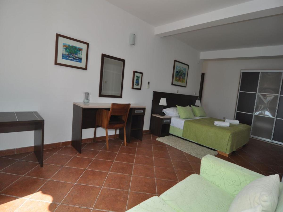 Marina- Beachfront, Sea View And Free Parking Molunat