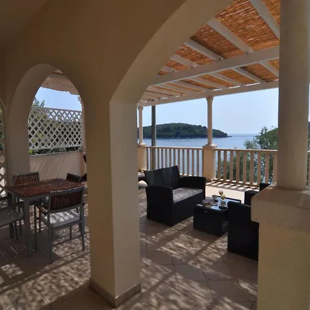 Holiday Home Marina- Beachfront, Sea View And Free Parking Molunat Kültér fotó
