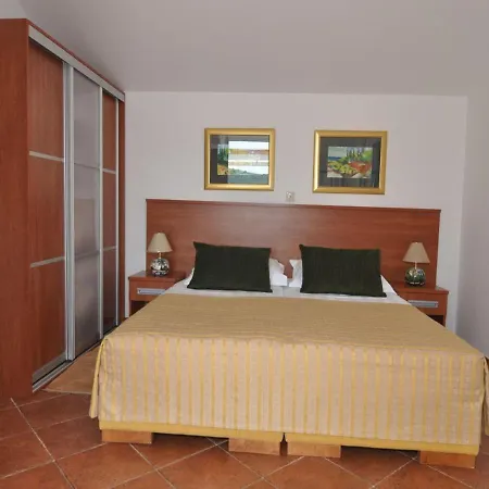 Holiday Home Marina- Beachfront, Sea View And Free Parking Molunat Kültér fotó