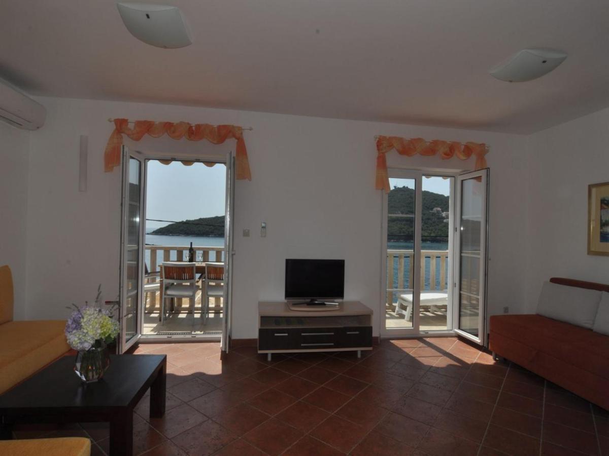 Marina- Beachfront, Sea View And Free Parking Apartment *
