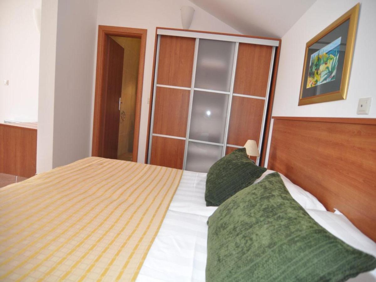 Apartment Marina- Beachfront, Sea View And Free Parking Molunat