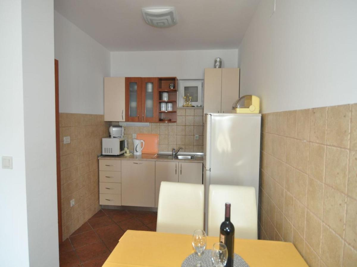 Marina- Beachfront, Sea View And Free Parking Apartment *