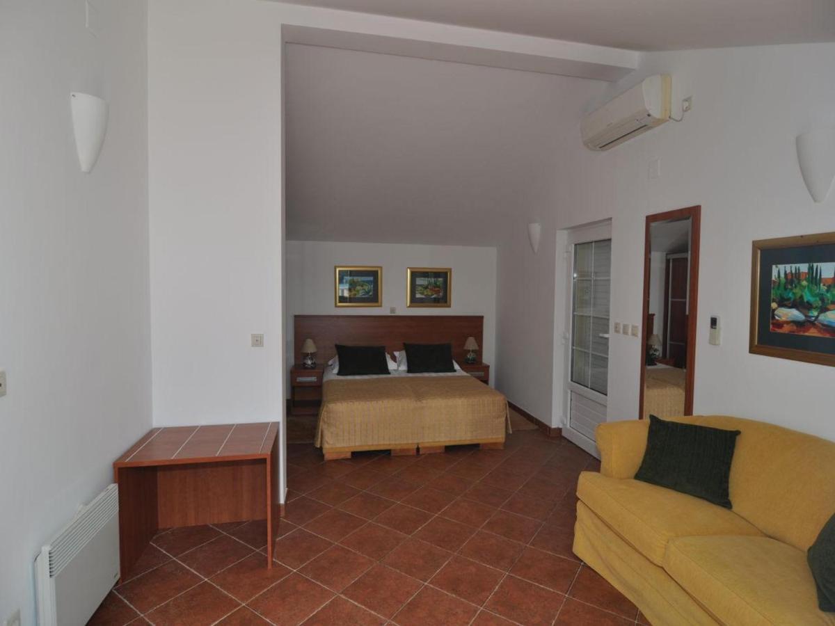 Apartment Marina- Beachfront, Sea View And Free Parking Molunat