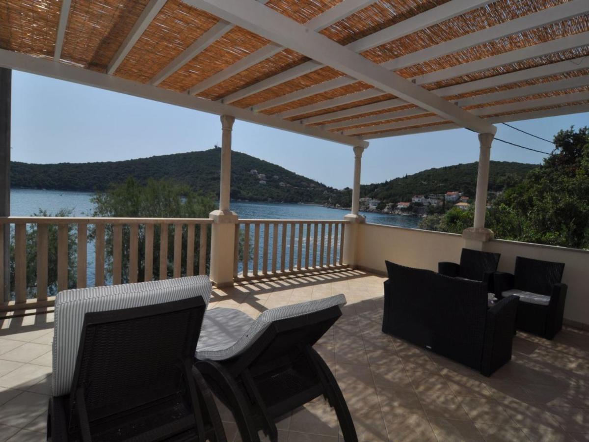 Marina- Beachfront, Sea View And Free Parking Apartment Molunat