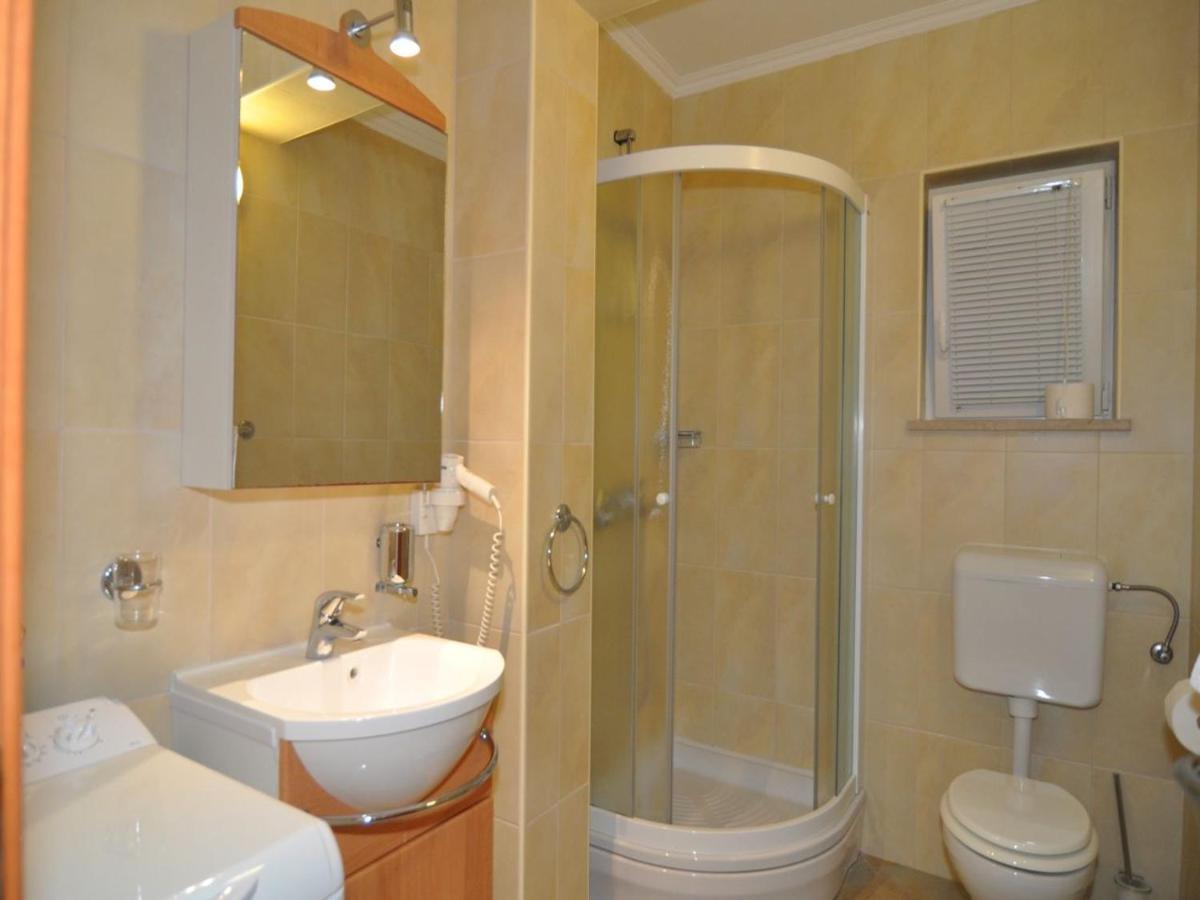 Apartment Marina- Beachfront, Sea View And Free Parking