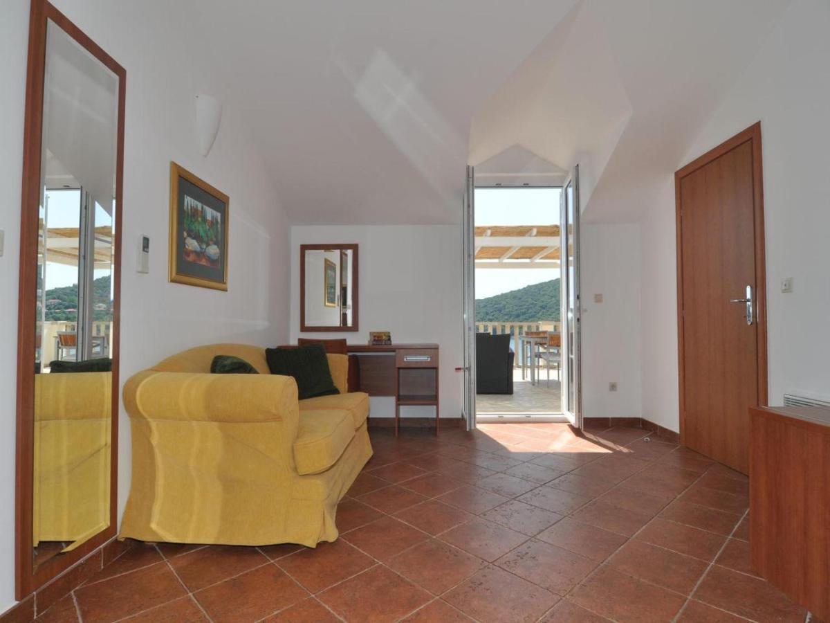 Marina- Beachfront, Sea View And Free Parking Molunat